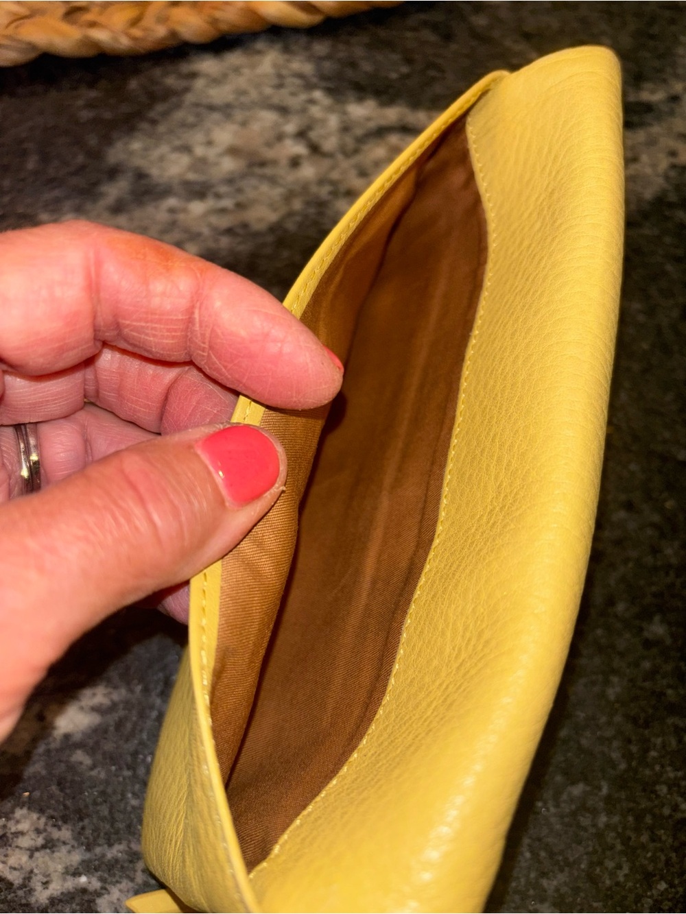 NWOT Hobo pebble leather wallet , yellow - Picture 6 of 6